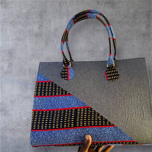 Sac à main de couleur gris